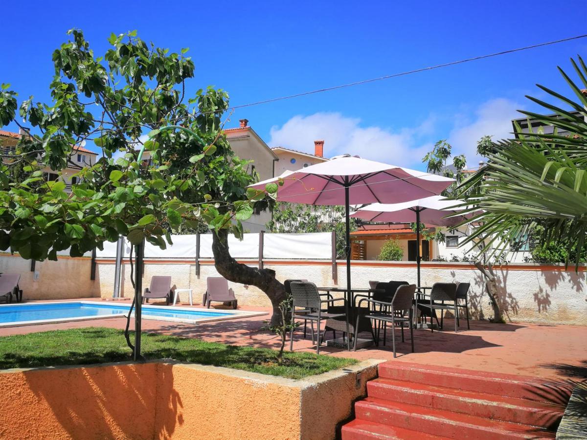 Apartments Bilic With Garden & Swimming Pool - 50M From The Beach Pjescana Uvala Exterior foto
