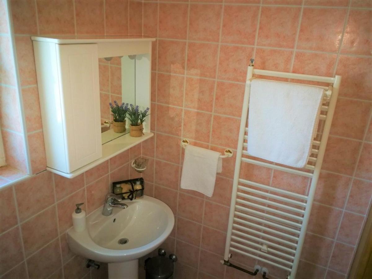 Apartments Bilic With Garden & Swimming Pool - 50M From The Beach Pjescana Uvala Exterior foto
